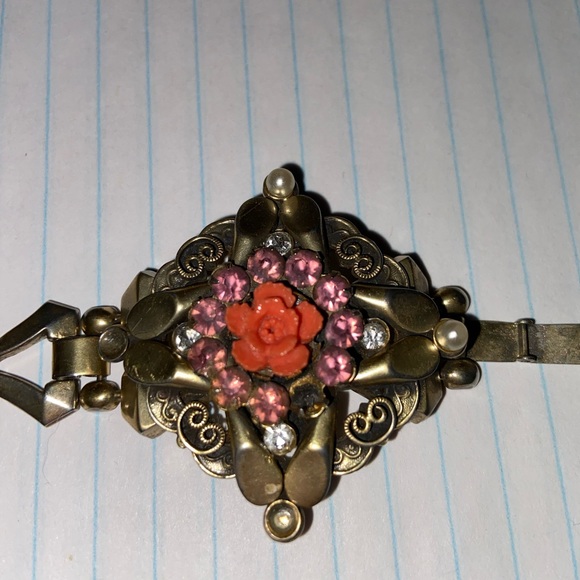 Vintage Coral And Lucite Bracelet And Clip Earrings - Picture 3 of 8